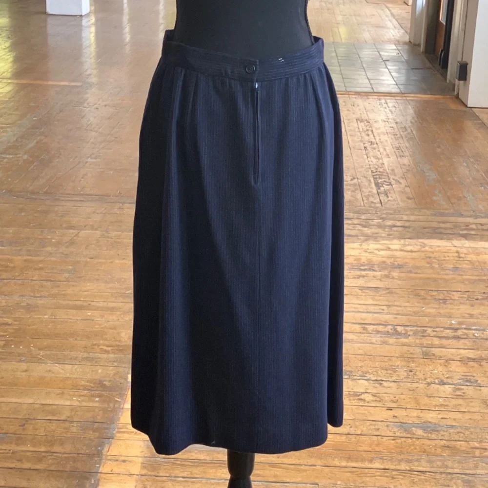 Vintage navy pinstriped skirt suit - Picture 12 of 14